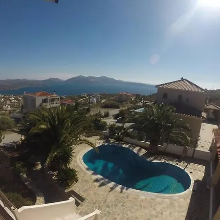 Luxury With Swimming Pool *