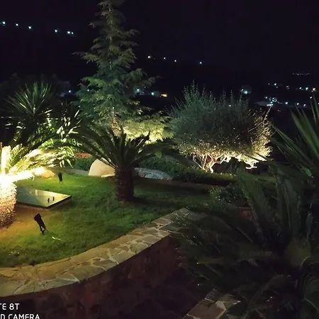 Luxury With Swimming Pool *